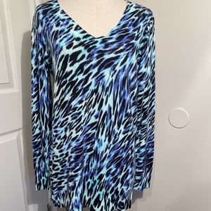 Apt9 woman’s leopard print vneck lightweight sweater size small like new